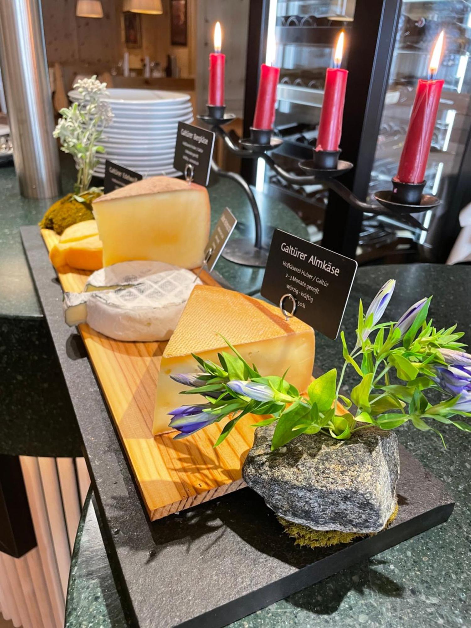 Hotel Goldener Adler - Im Sommer Silvretta Card Premium Inkludiert Ischgl Exterior foto